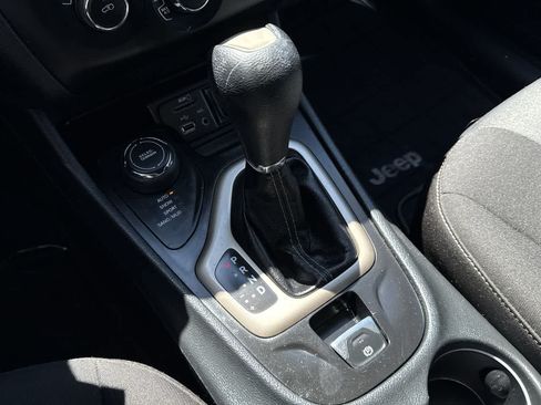 Used 2016 Jeep Cherokee Sport AWD/4WD image 20