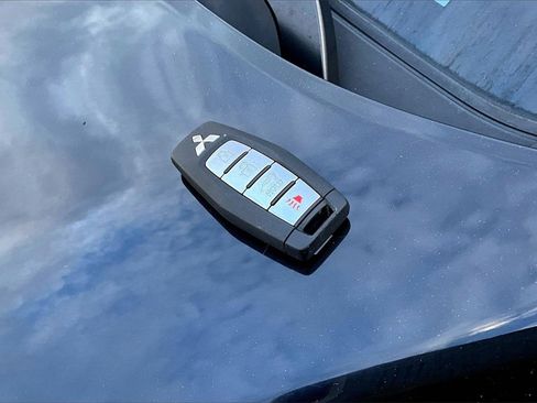 Used 2024 Mitsubishi Outlander SE Black Edition image 11