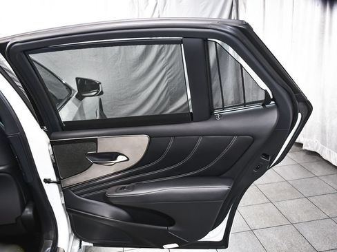 Used 2022 Lexus LS 500h AWD w/ Luxury Package image 15