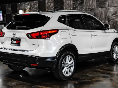 Used 2019 Nissan Rogue Sport SV w/ Technology Package FWD image 5