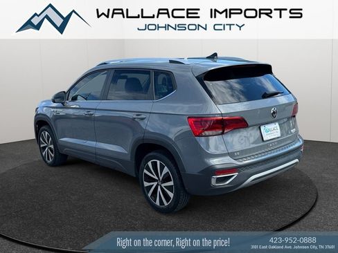Used 2023 Volkswagen Taos SE FWD image 3