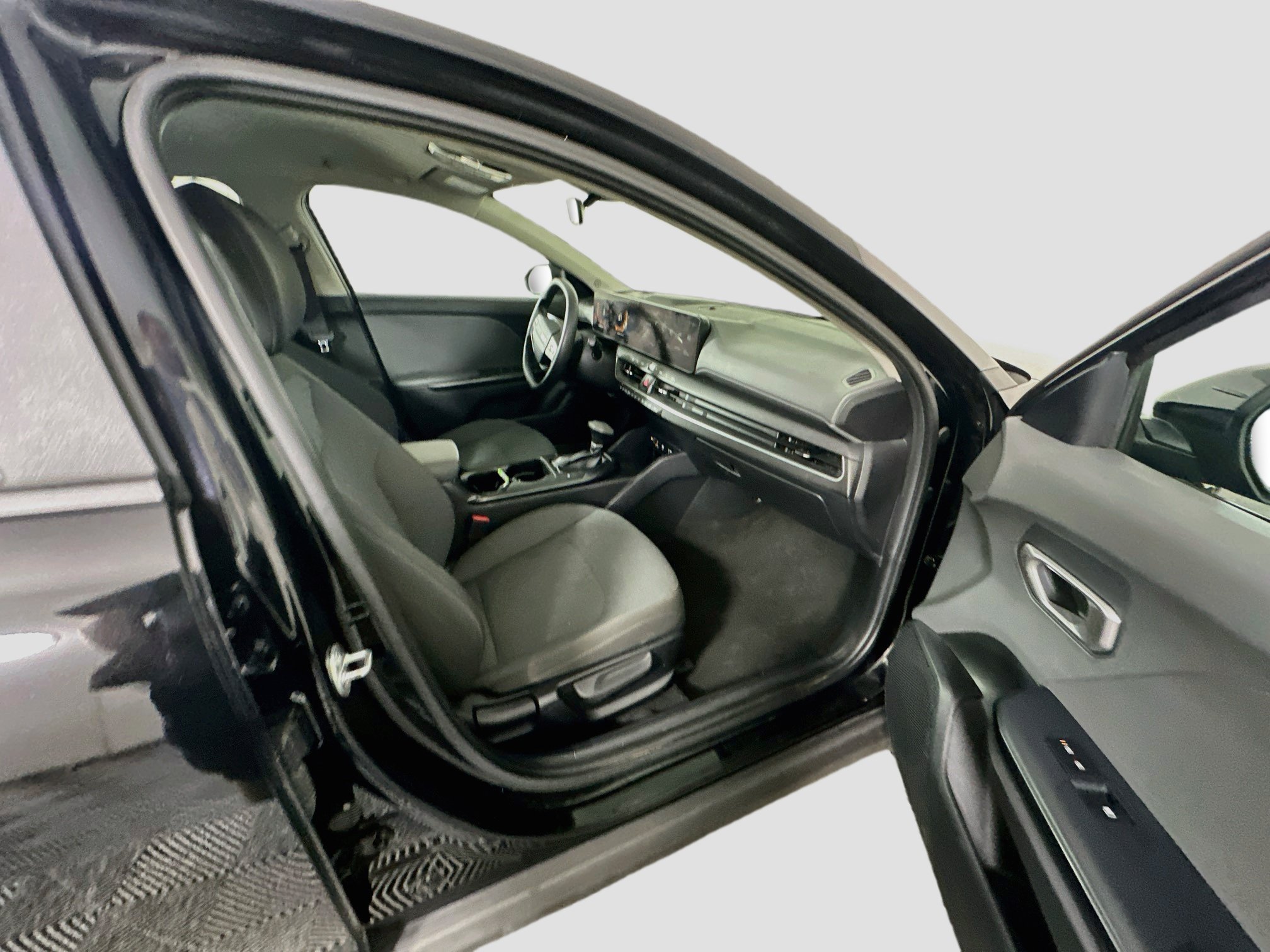 Used 2025 Kia K4 FWD image 29