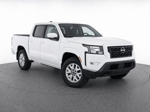 Used 2022 Nissan Frontier SV RWD image 3