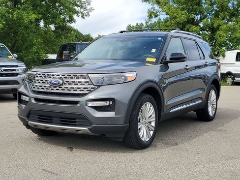 Certified 2023 Ford Explorer Limited w/ Hybrid Equipment Group 310A AWD/4WD image 2