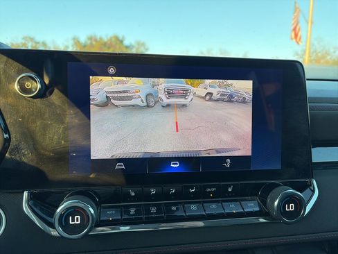 Used 2023 Chevrolet Colorado Z71 w/ Z71 Convenience Package 2 image 17