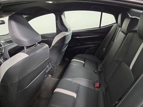 Used 2025 Toyota Camry SE image 14