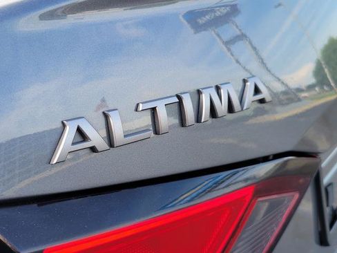 Used 2024 Nissan Altima 2.5 SR FWD image 30