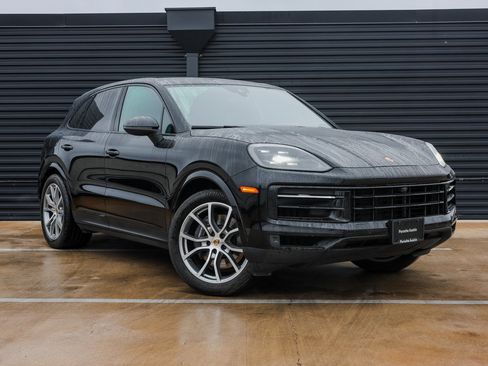 Certified 2024 Porsche Cayenne image 9