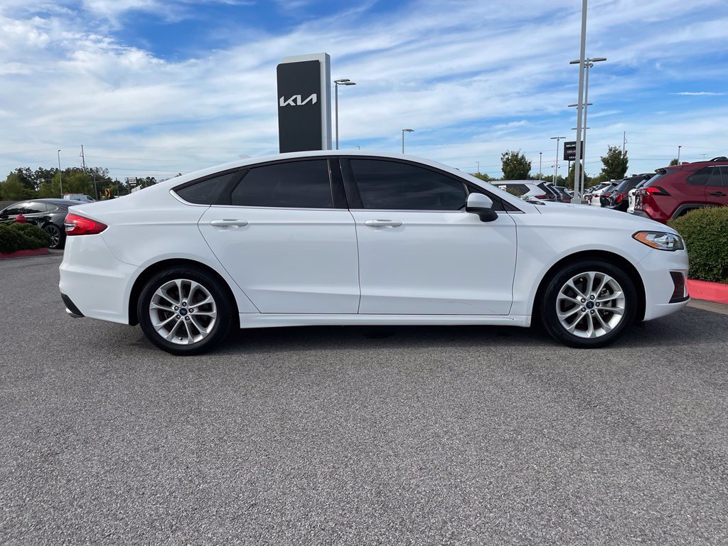 Used 2019 Ford Fusion SE FWD image 8