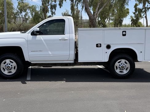 Used 2016 Chevrolet Silverado 2500 LT RWD image 2