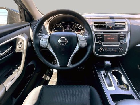 Used 2018 Nissan Altima 2.5 S FWD image 5
