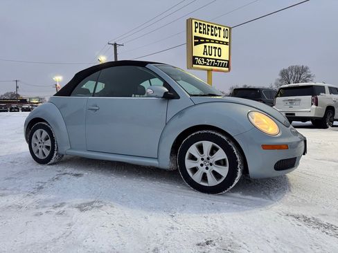 Used 2009 Volkswagen Beetle S image 2