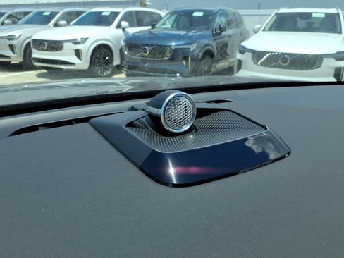 Used 2025 Volvo EX90 Ultra image 15