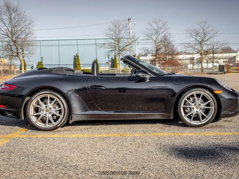 Used 2017 Porsche 911 Carrera image 9