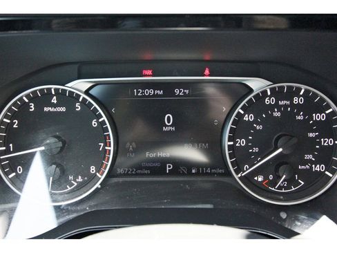 Used 2025 Nissan Pathfinder SV w/ SV Premium Package FWD image 14