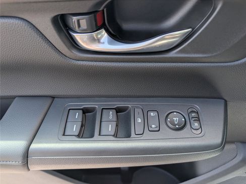 Used 2026 Honda CR-V LX image 17