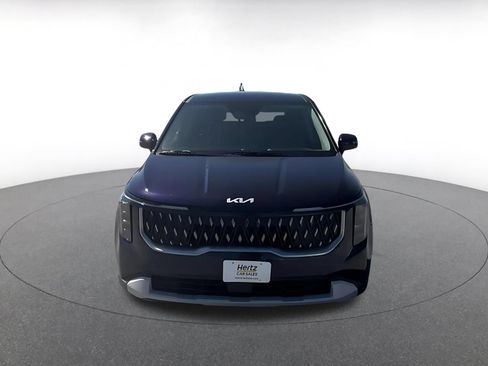 Used 2026 Kia Carnival FWD image 3