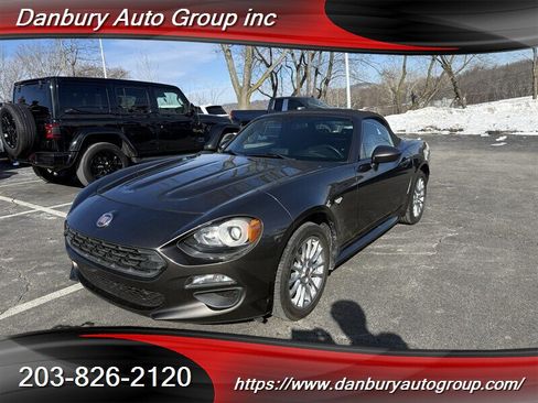 Used 2018 FIAT 124 Spider Classica w/ Technology & Siriusxm Group RWD image 1