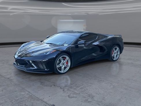 Used 2020 Chevrolet Corvette Stingray Coupe w/ Z51 Performance Package RWD image 3
