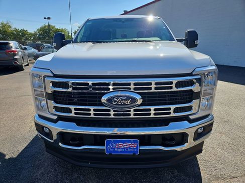 New 2026 Ford F250 XLT w/ FX4 Off-Road Package image 3