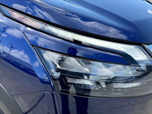 Used 2025 Nissan Pathfinder SV FWD image 27