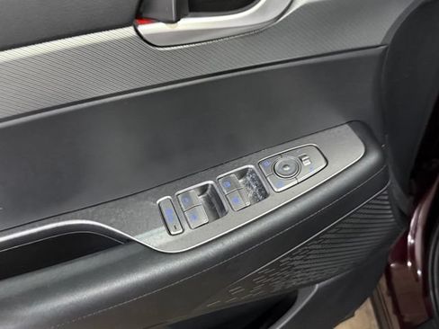Used 2023 Hyundai Palisade SEL w/ Winter Package AWD/4WD image 9