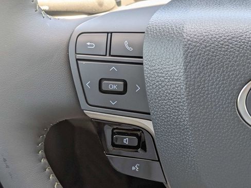 Used 2026 Toyota Camry XLE FWD image 27