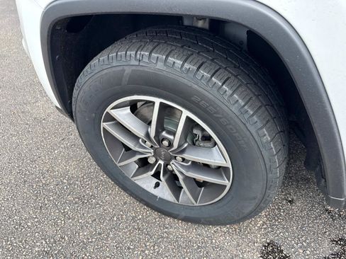 Used 2022 Jeep Grand Cherokee Limited image 7