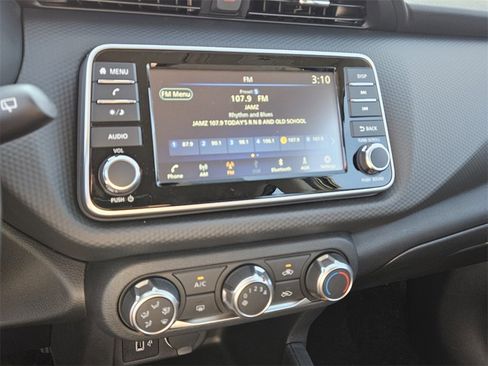 New 2025 Nissan Kicks Play S image 18