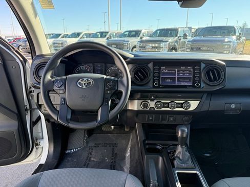 Used 2020 Toyota Tacoma SR image 12