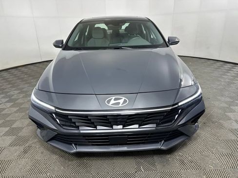 Certified 2025 Hyundai Elantra SEL image 36