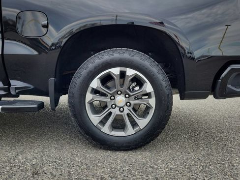 Used 2025 Chevrolet Silverado 1500 High Country AWD/4WD image 28