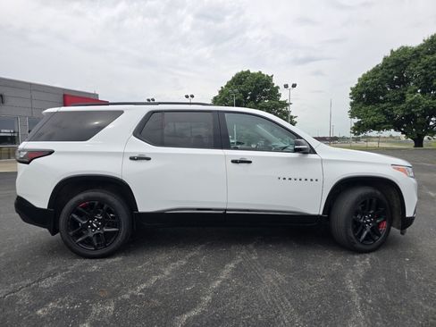 Used 2021 Chevrolet Traverse Premier w/ Redline Edition AWD/4WD image 19