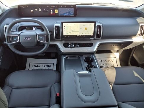 New 2025 Ford Expedition Active AWD/4WD image 18