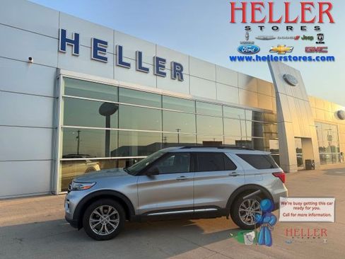 Used 2020 Ford Explorer XLT w/ Equipment Group 202A AWD/4WD image 1