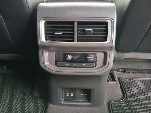 Used 2024 Volkswagen Atlas SE w/ Black Wheel Package image 16