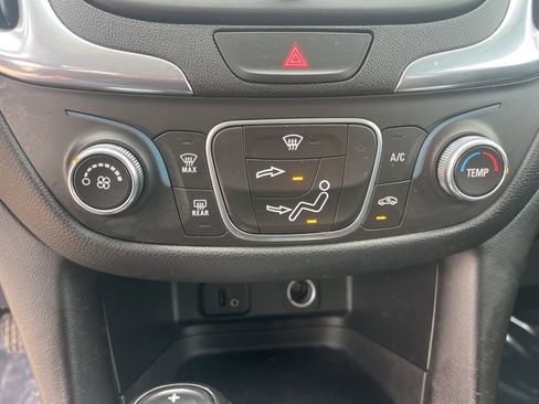 Used 2018 Chevrolet Equinox LT image 25