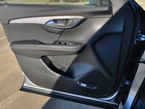 Used 2025 Buick Envision Sport Touring image 26
