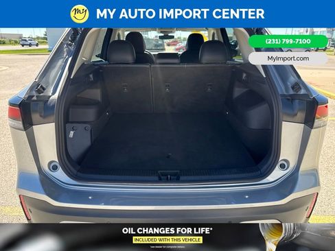 Used 2025 Volkswagen Tiguan SE AWD/4WD image 28