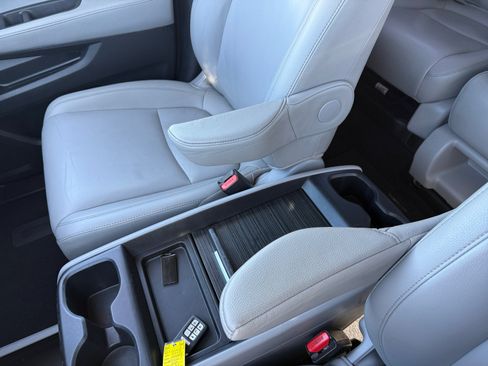 Used 2019 Honda Odyssey EX-L image 14