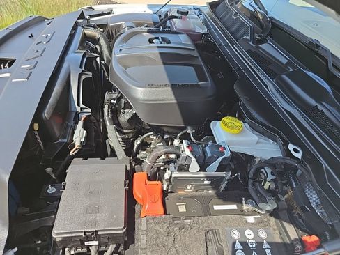 Used 2025 RAM 1500 Laramie AWD/4WD image 51