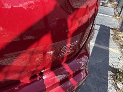 Used 2021 Ford Edge ST w/ Equipment Group 401A image 5