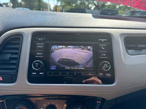 Used 2022 Honda HR-V LX image 32