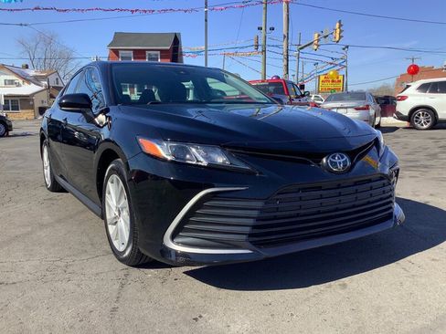 Used 2022 Toyota Camry LE FWD image 27