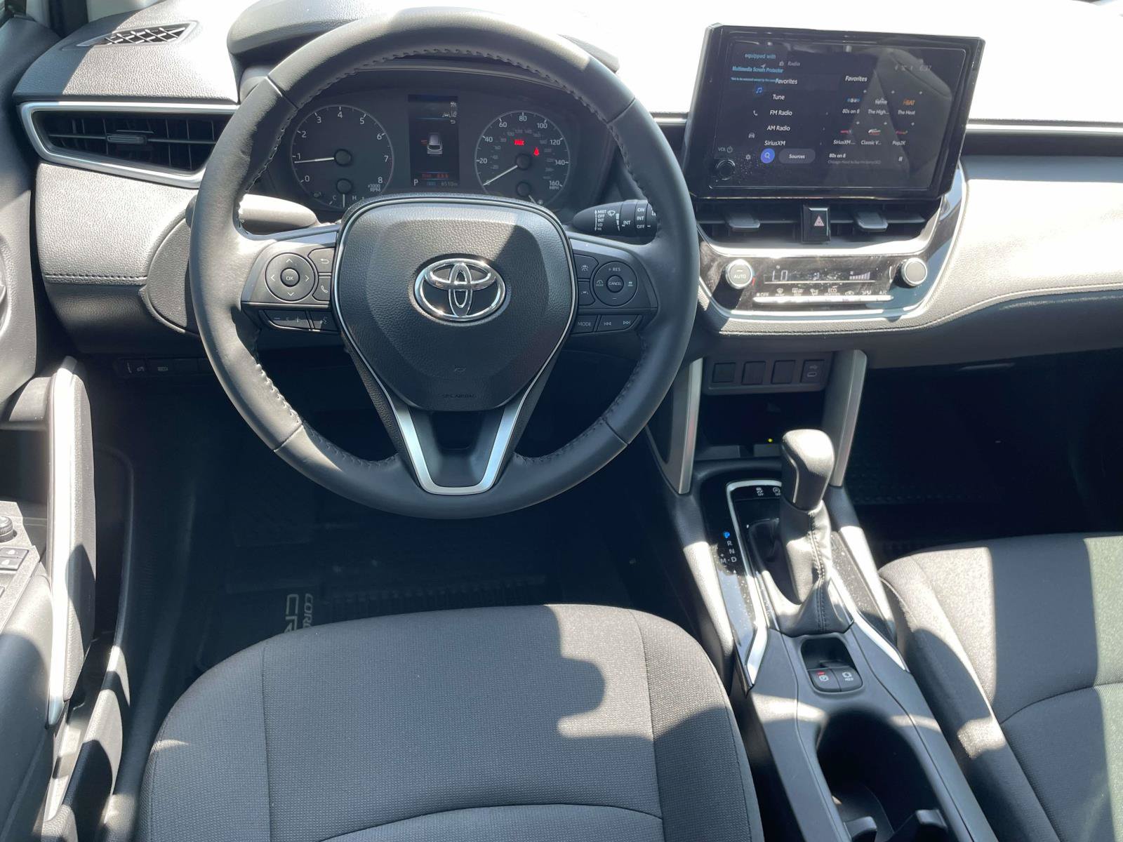 Used 2024 Toyota Corolla Cross LE w/ Moonroof Package FWD image 6