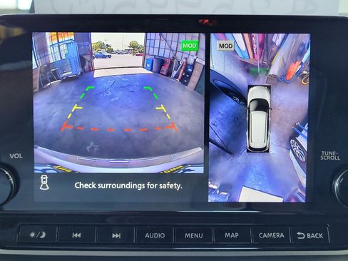 Used 2021 Nissan Rogue SL w/ Premium Package image 12