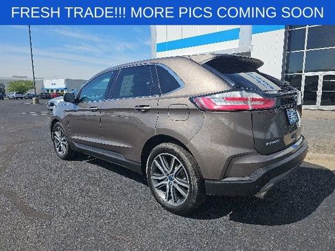 Used 2019 Ford Edge Titanium FWD image 3