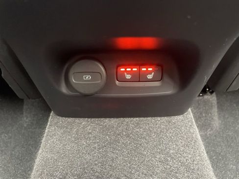 Certified 2024 Volvo XC40 B5 Core image 22