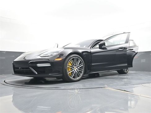 Used 2017 Porsche Panamera Turbo image 30