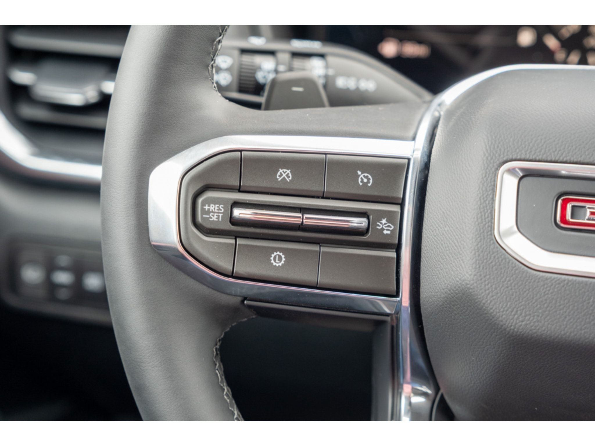 New 2027 GMC Terrain Elevation w/ Elevation Premium Package FWD image 18